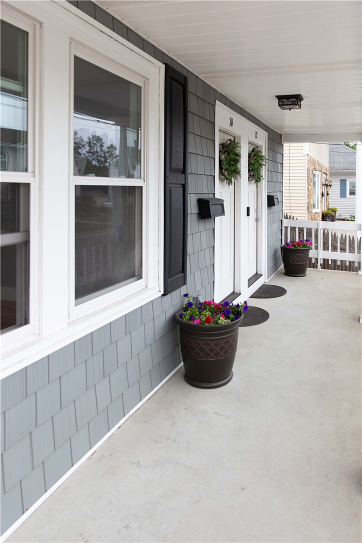 10 Island Avenue
