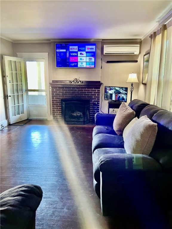 North Providence, Rhode Island 02911, United States, 3 Bedrooms Bedrooms, ,2 BathroomsBathrooms,Residential,Active,161031