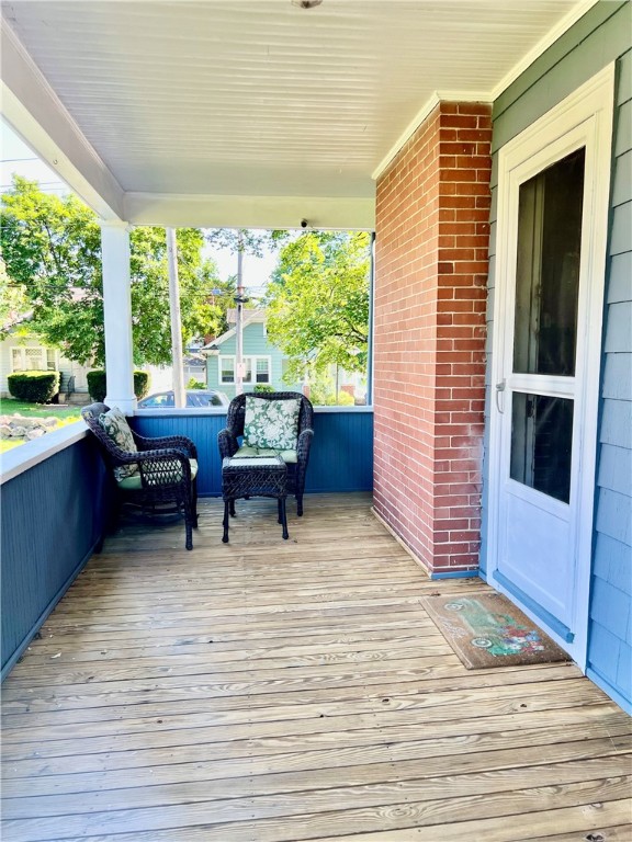 North Providence, Rhode Island 02911, United States, 3 Bedrooms Bedrooms, ,2 BathroomsBathrooms,Residential,Active,161031