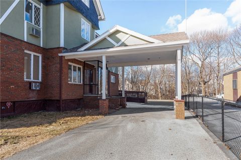 58 Hamlet Avenue Woonsocket RI 02895