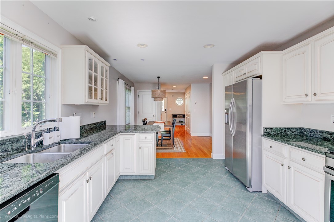 Newport, Rhode Island 02840, United States, 4 Bedrooms Bedrooms, ,2 BathroomsBathrooms,Residential,Active,207554