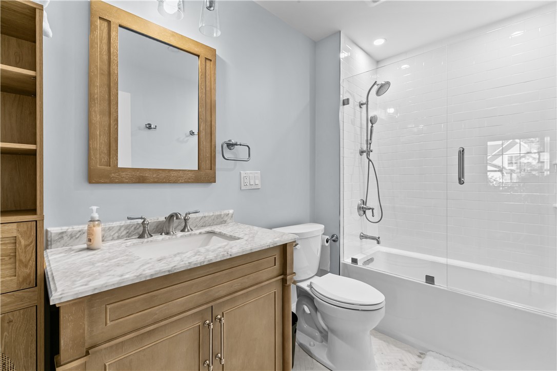 Newport, Rhode Island 02840, United States, 4 Bedrooms Bedrooms, ,2 BathroomsBathrooms,Residential,Active,207554