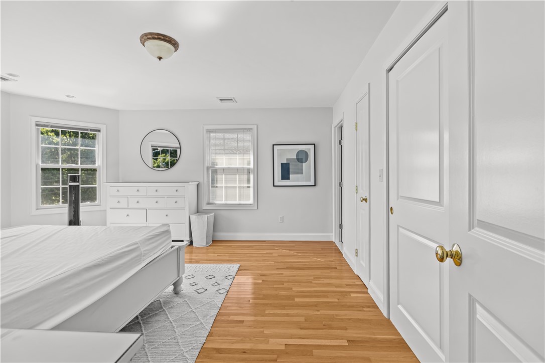 Newport, Rhode Island 02840, United States, 4 Bedrooms Bedrooms, ,2 BathroomsBathrooms,Residential,Active,207554