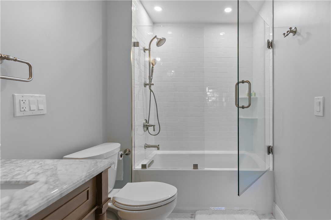 Newport, Rhode Island 02840, United States, 4 Bedrooms Bedrooms, ,2 BathroomsBathrooms,Residential,Active,207554