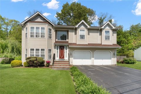 Single Family Residence in Johnston RI 4 Paula Lane.jpg