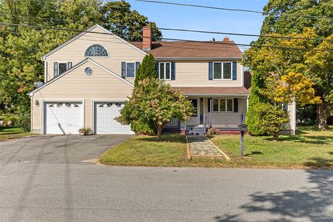 22 Mayfield Road Barrington RI 02806
