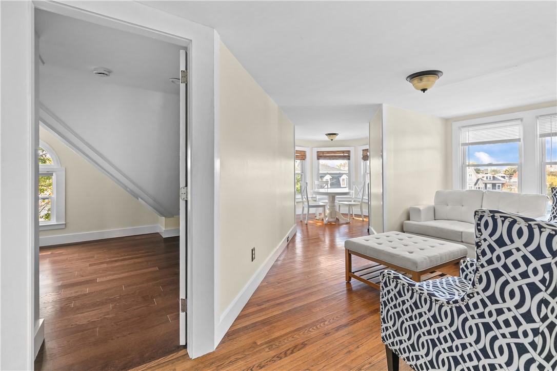 Newport, Rhode Island 02840, United States, 3 Bedrooms Bedrooms, ,1 BathroomBathrooms,Residential,Active,237940