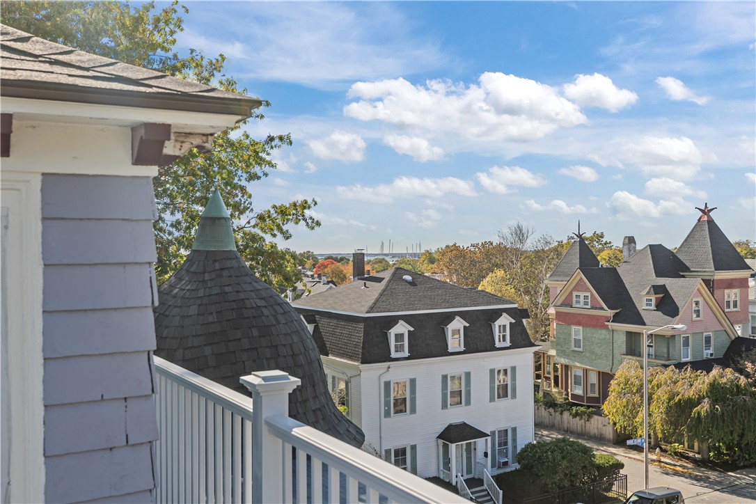 Newport, Rhode Island 02840, United States, 3 Bedrooms Bedrooms, ,1 BathroomBathrooms,Residential,Active,237940