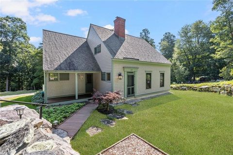 184 Field Stone Lane Tiverton RI 02878