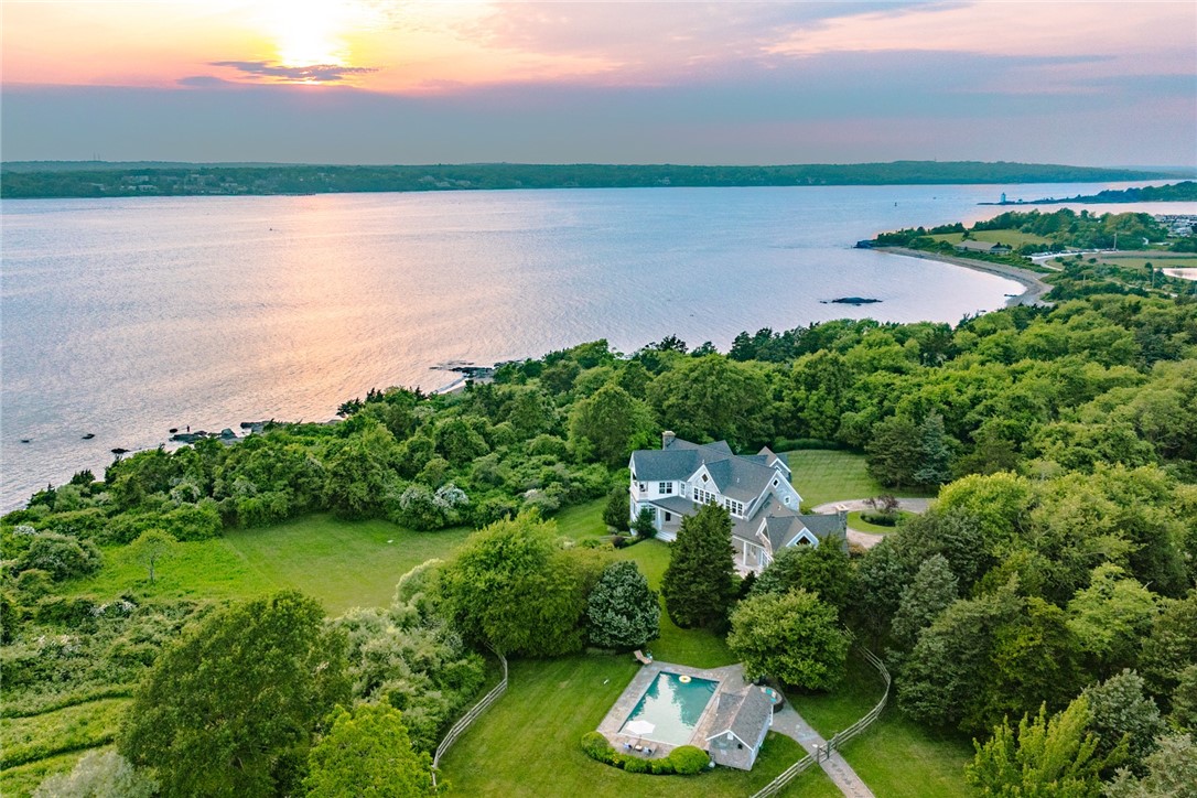1003 Fort Getty Road