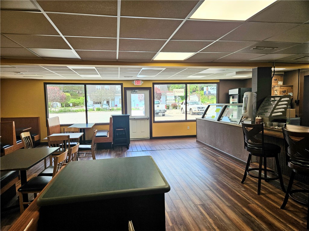 923 925 Main Street