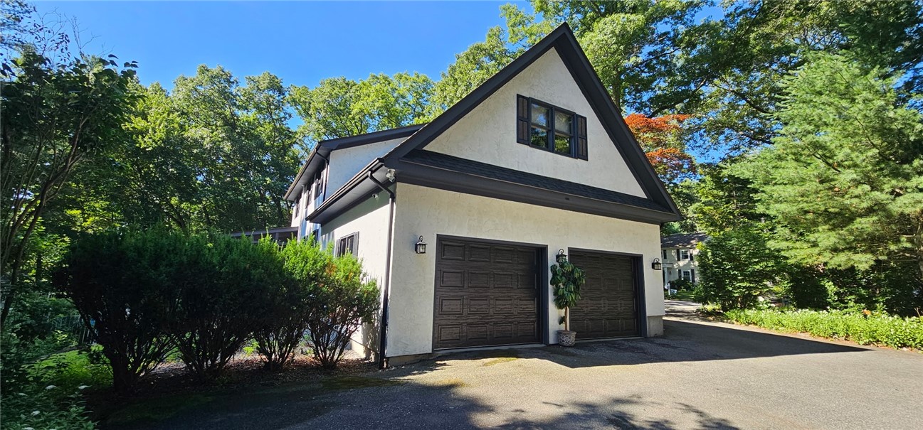 14 Maplecrest Drive