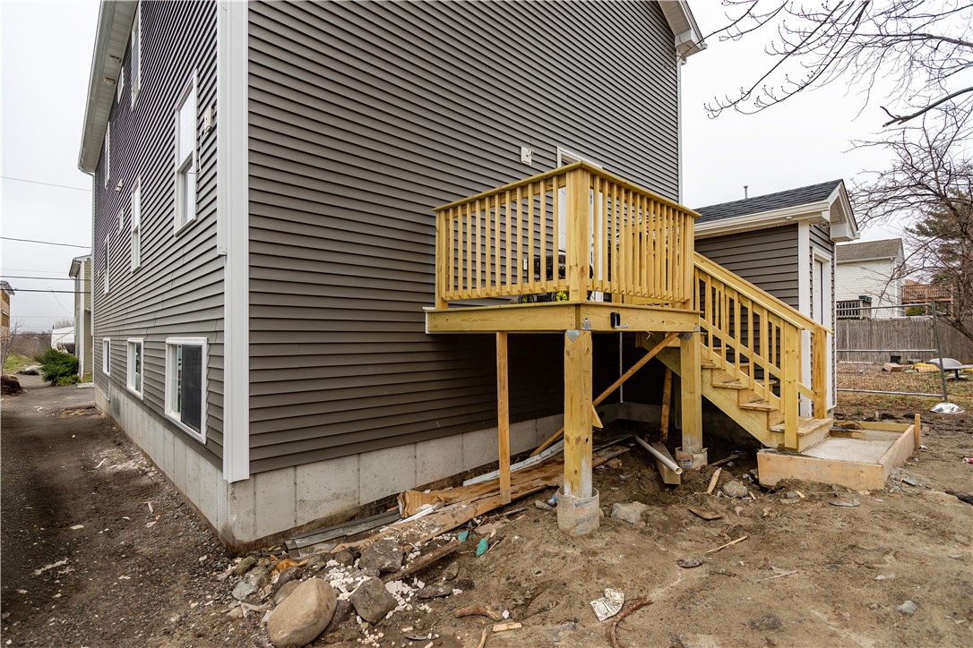 Providence, Rhode Island 02908, United States, 8 Bedrooms Bedrooms, ,4 BathroomsBathrooms,Residential,Pending,91942