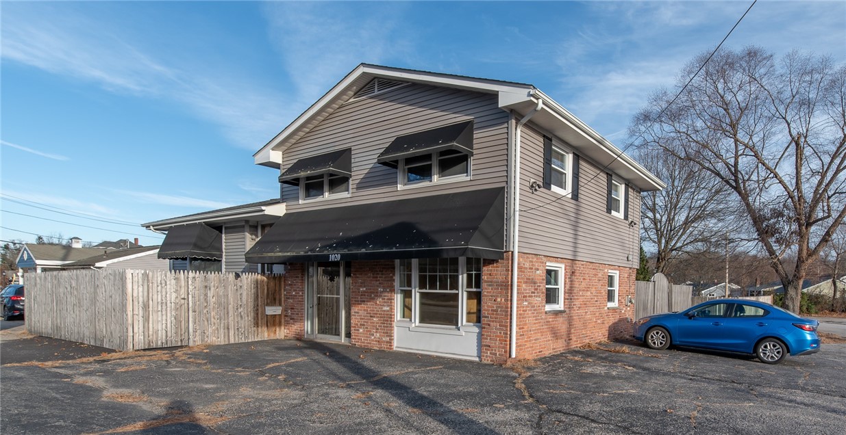 1020 Warwick Avenue