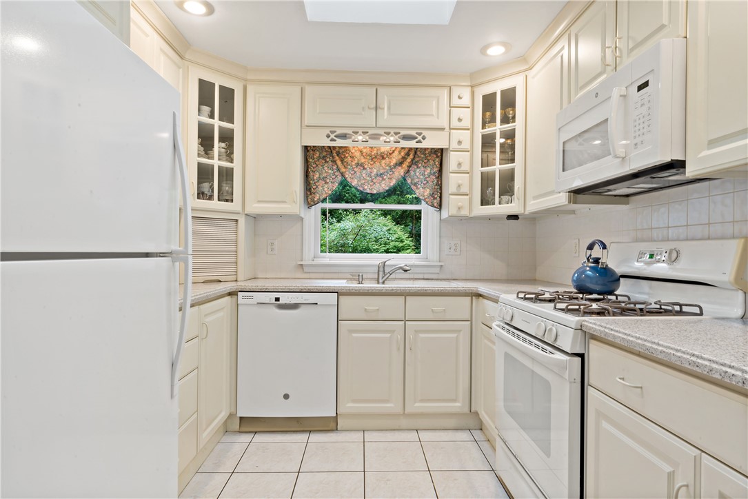 2 Azalea Court