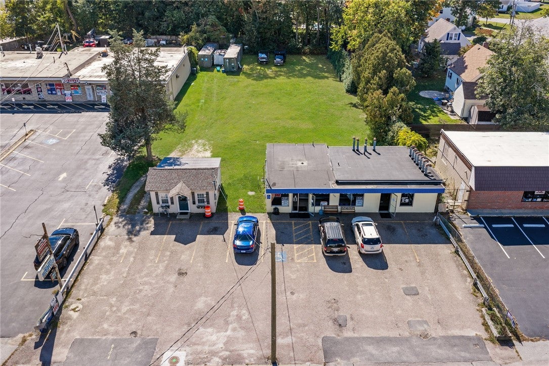 435 West Shore Road 437