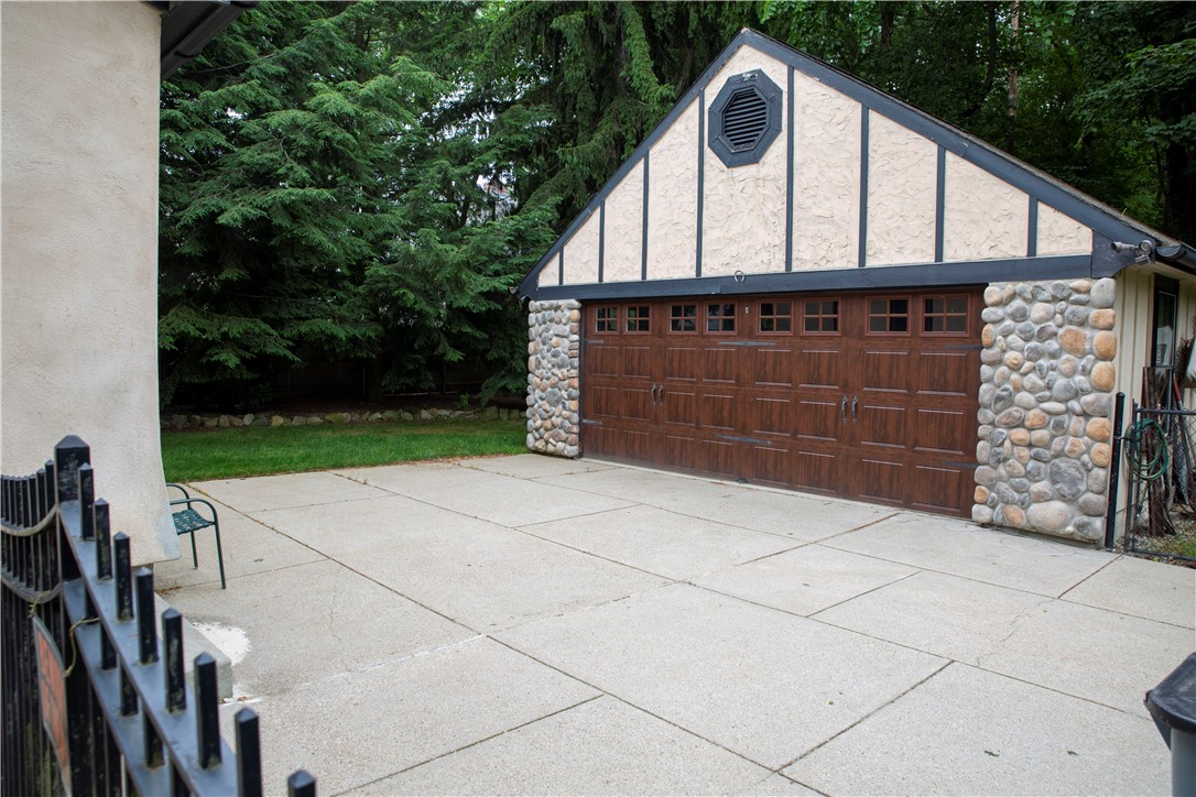 4 Grandview Avenue