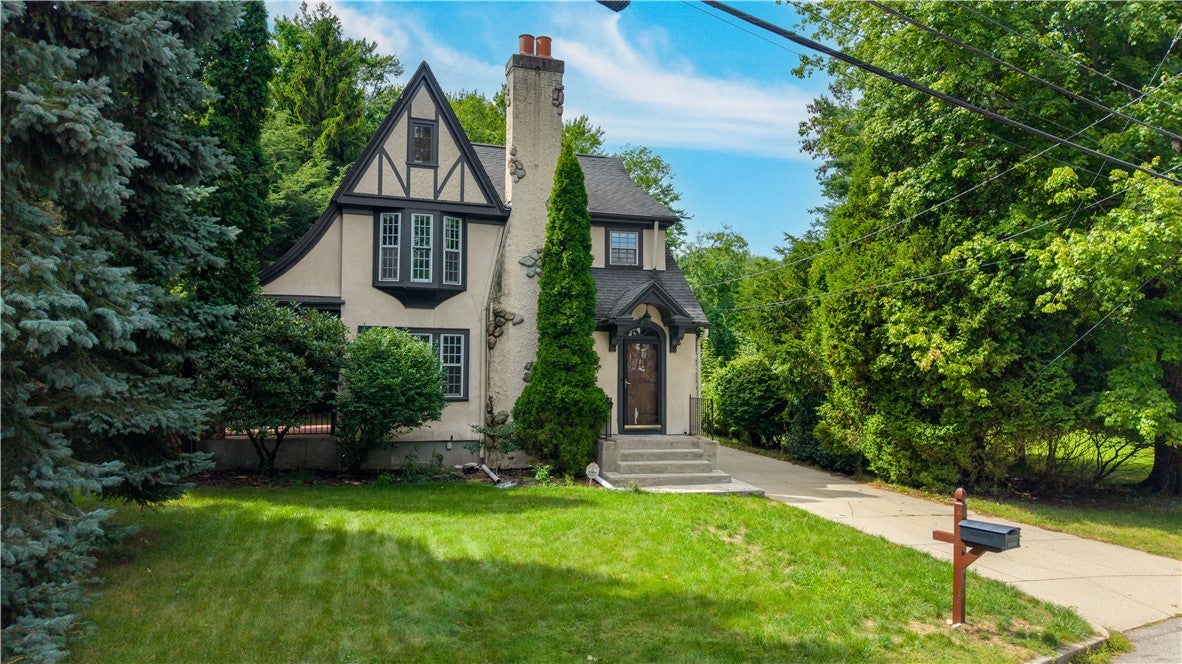4 Grandview Avenue