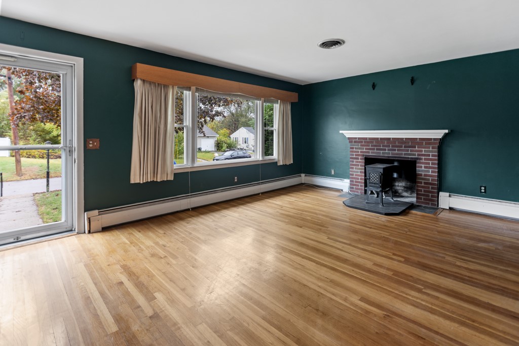 135 Greenmeadow Circle