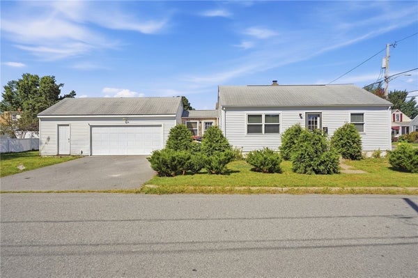 86 PAUL ST, PAWTUCKET, RI 02861 - Image 752e8ecdcd5410eb34c6ffb111fb9c12/1763788607
