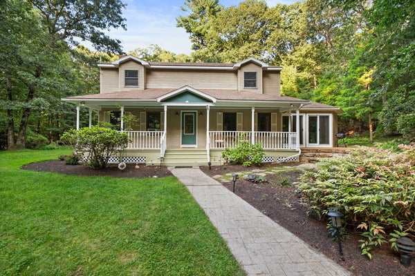 2075 DIVISION RD, EAST GREENWICH, RI 02818 - Image 75a3b7c0150335a25e2ae3df4b64ea0b/607105910