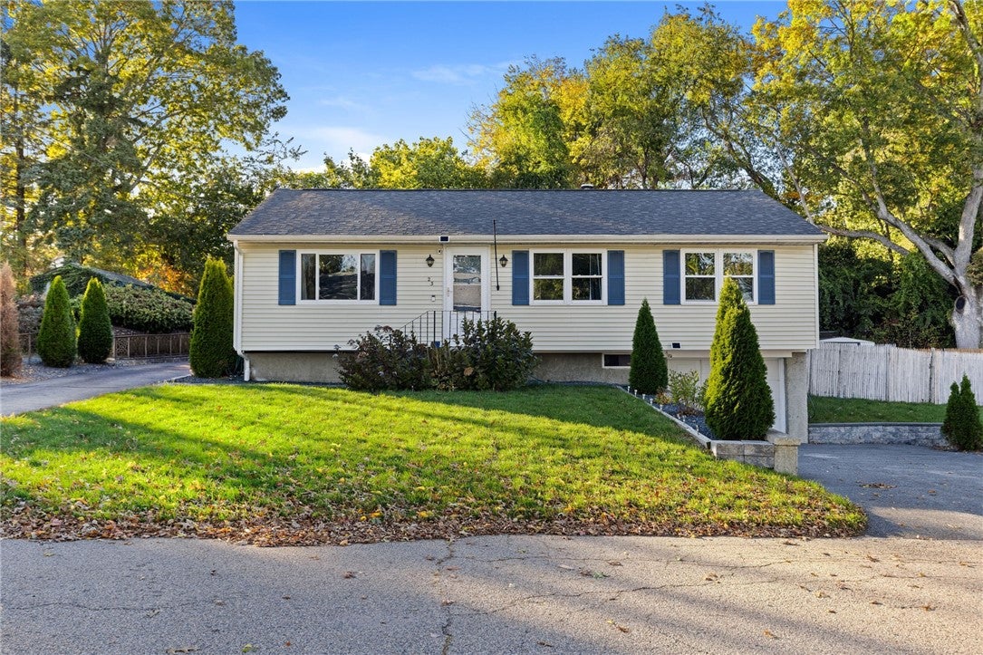 23 Skycrest Avenue