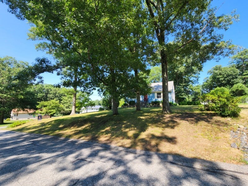 4 Patricia Avenue