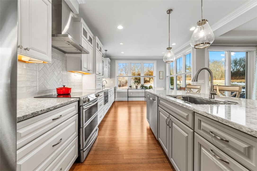 South Kingstown, Rhode Island 02879, United States, 3 Bedrooms Bedrooms, ,3 BathroomsBathrooms,Residential,Pending,23435