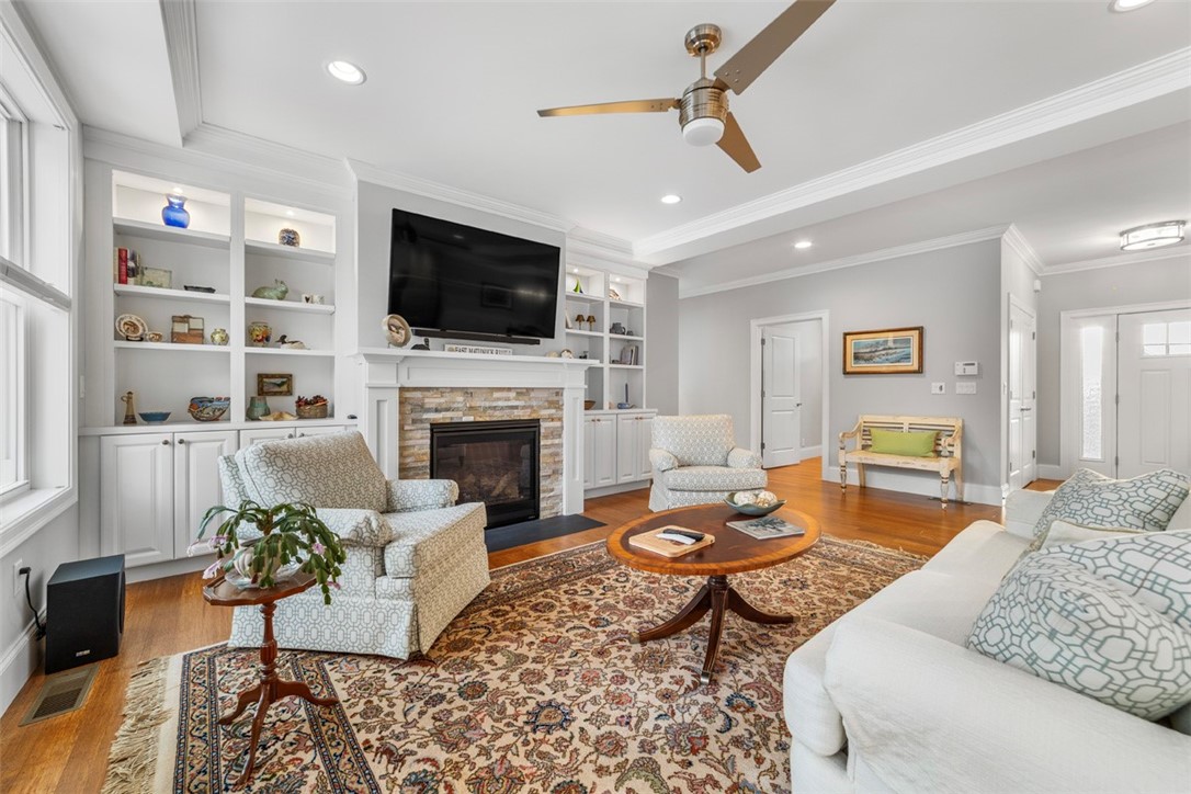 South Kingstown, Rhode Island 02879, United States, 3 Bedrooms Bedrooms, ,3 BathroomsBathrooms,Residential,Pending,23435