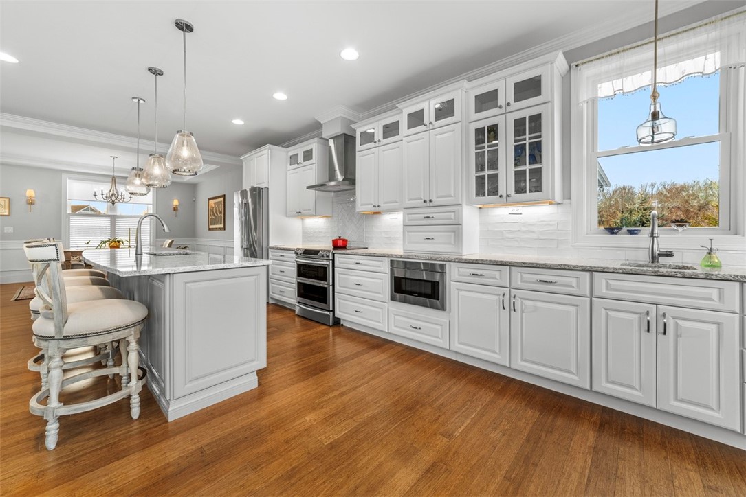 South Kingstown, Rhode Island 02879, United States, 3 Bedrooms Bedrooms, ,3 BathroomsBathrooms,Residential,Pending,23435