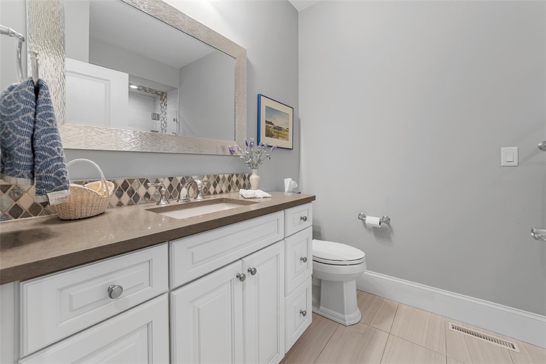 South Kingstown, Rhode Island 02879, United States, 3 Bedrooms Bedrooms, ,3 BathroomsBathrooms,Residential,Pending,23435