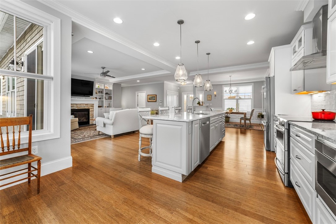 South Kingstown, Rhode Island 02879, United States, 3 Bedrooms Bedrooms, ,3 BathroomsBathrooms,Residential,Pending,23435