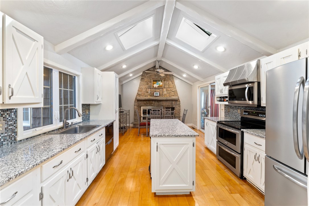 Cumberland, Rhode Island 02864, United States, 3 Bedrooms Bedrooms, ,4 BathroomsBathrooms,Residential,Active,104659