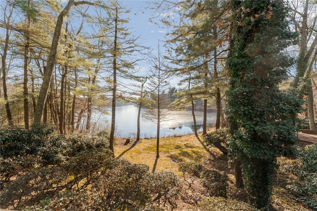 Cumberland, Rhode Island 02864, United States, 3 Bedrooms Bedrooms, ,4 BathroomsBathrooms,Residential,Active,104659