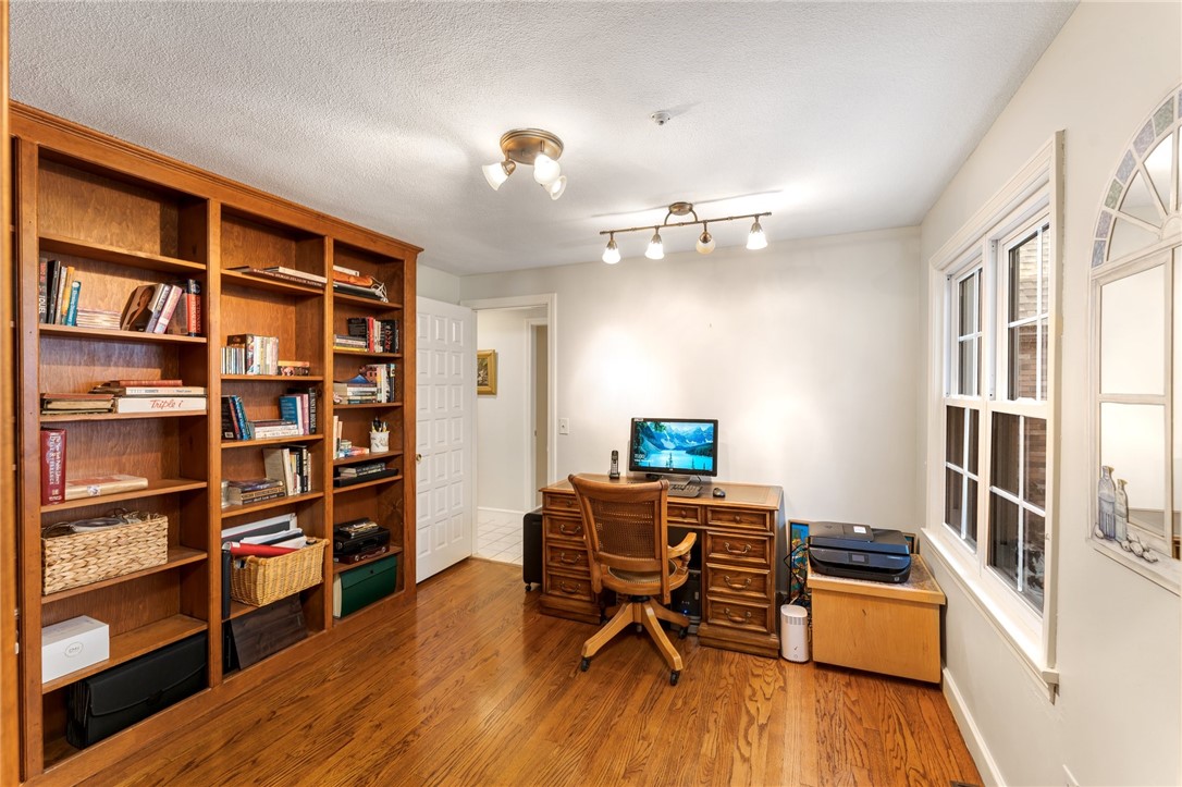 Cumberland, Rhode Island 02864, United States, 3 Bedrooms Bedrooms, ,4 BathroomsBathrooms,Residential,Active,104659