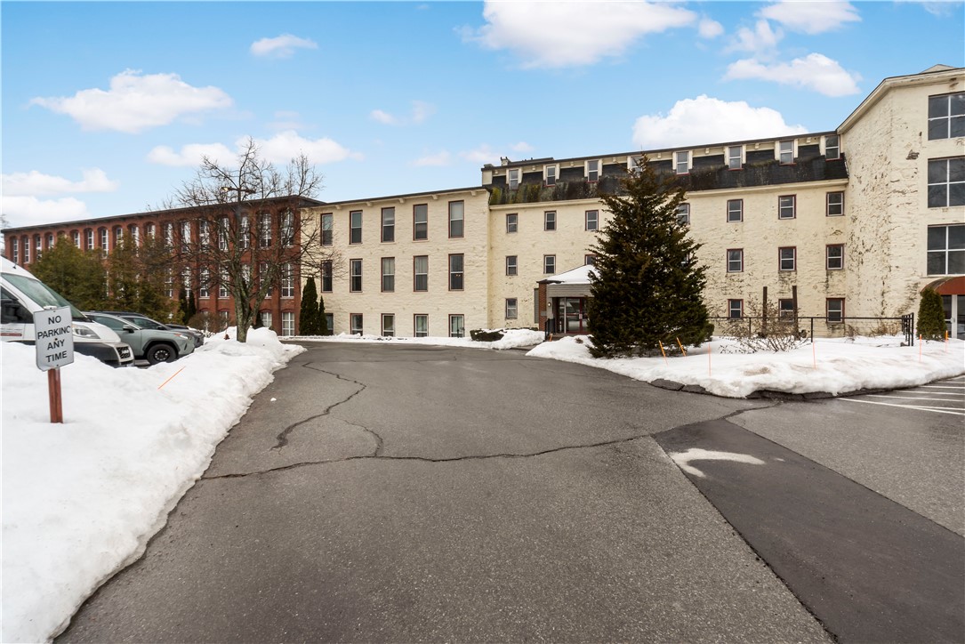 494 Woonasquatucket Avenue 207