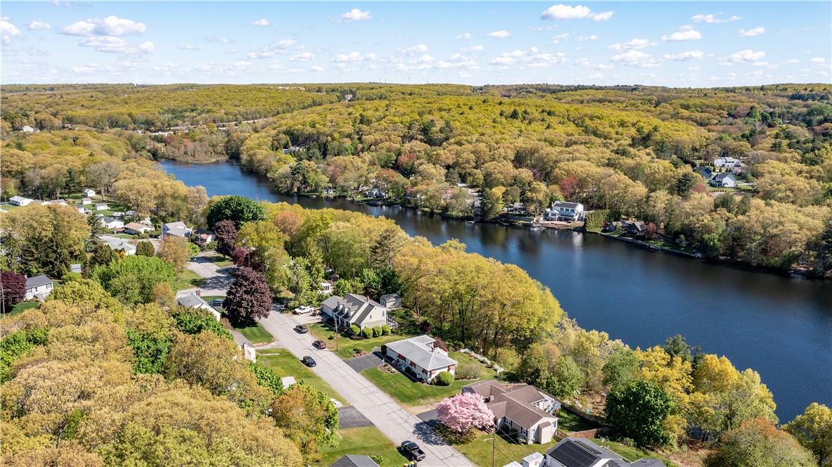 15 Lakeside Drive
