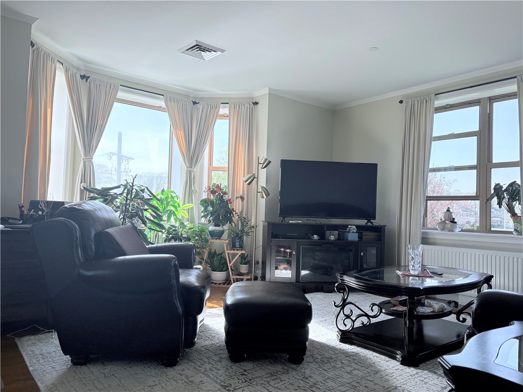 1180 Narragansett Boulevard B3