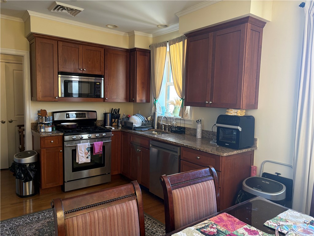 1180 Narragansett Boulevard B3