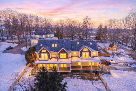 2269 East Main Road Portsmouth RI 02871