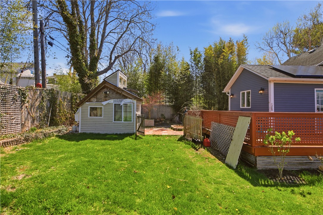 21 Clinton Avenue