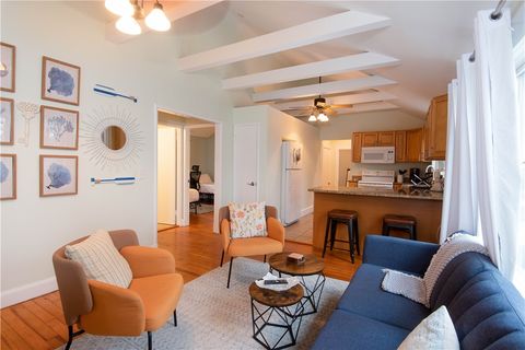 391 Aquidneck Avenue Middletown RI 02842