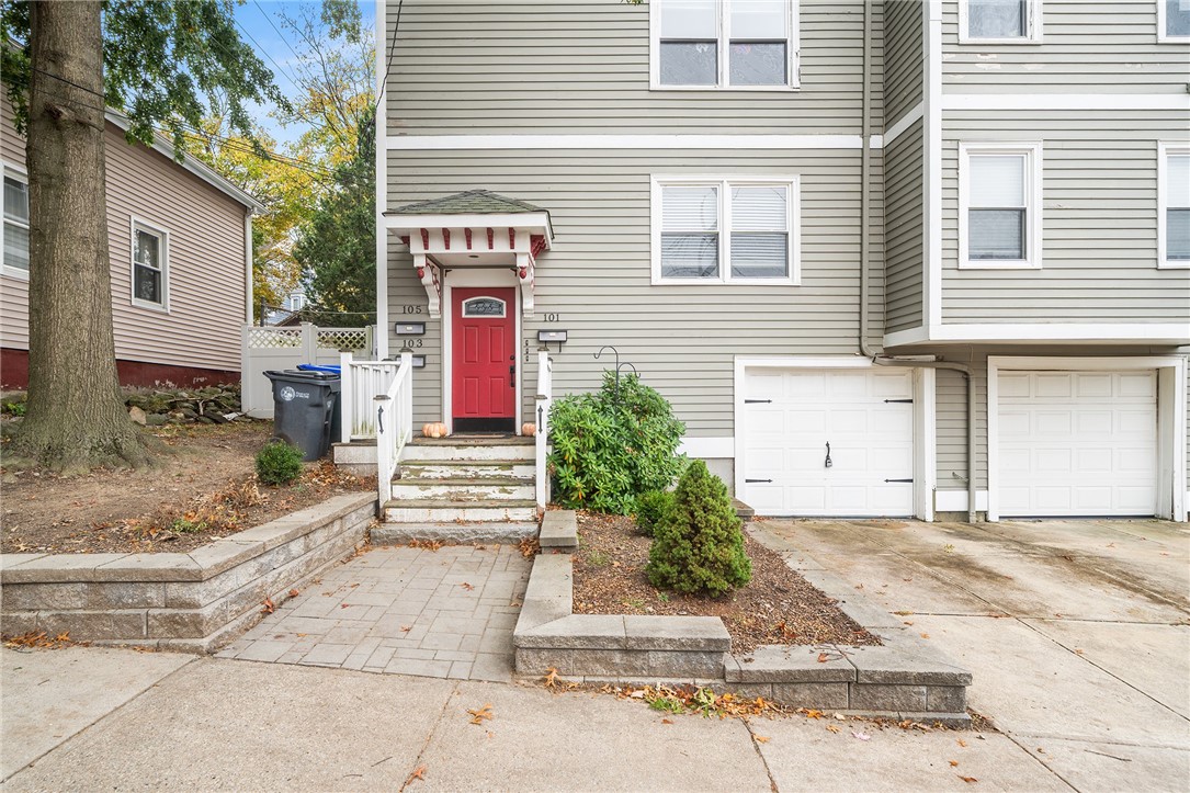 101 Grand View Street 1