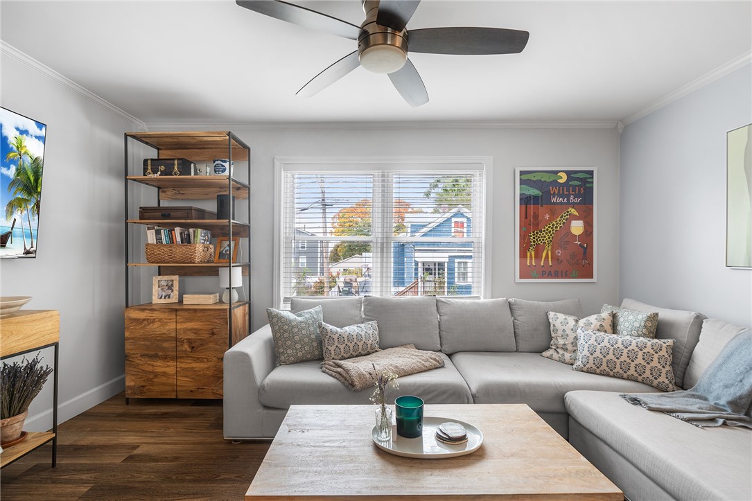 101 Grand View Street 1