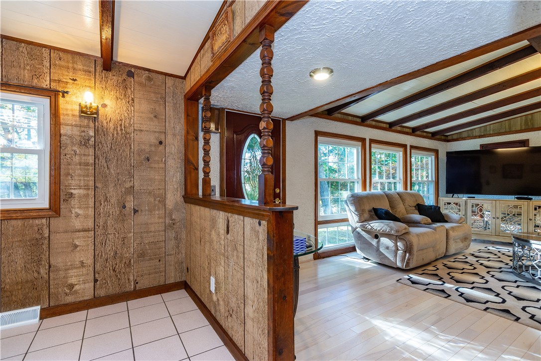 Coventry, Rhode Island 02816, United States, 4 Bedrooms Bedrooms, ,3 BathroomsBathrooms,Residential,Active,232262