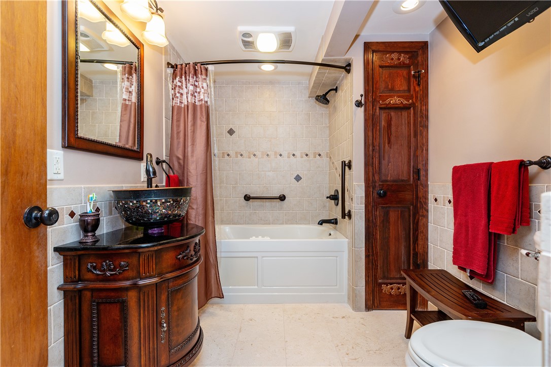 Coventry, Rhode Island 02816, United States, 4 Bedrooms Bedrooms, ,3 BathroomsBathrooms,Residential,Active,232262