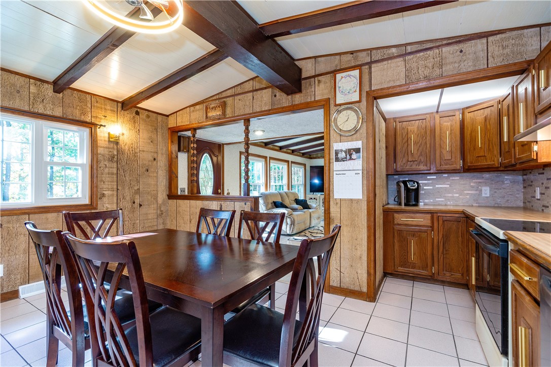 Coventry, Rhode Island 02816, United States, 4 Bedrooms Bedrooms, ,3 BathroomsBathrooms,Residential,Active,232262