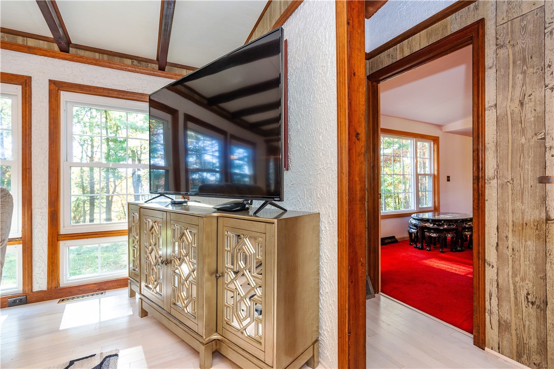 Coventry, Rhode Island 02816, United States, 4 Bedrooms Bedrooms, ,3 BathroomsBathrooms,Residential,Active,232262