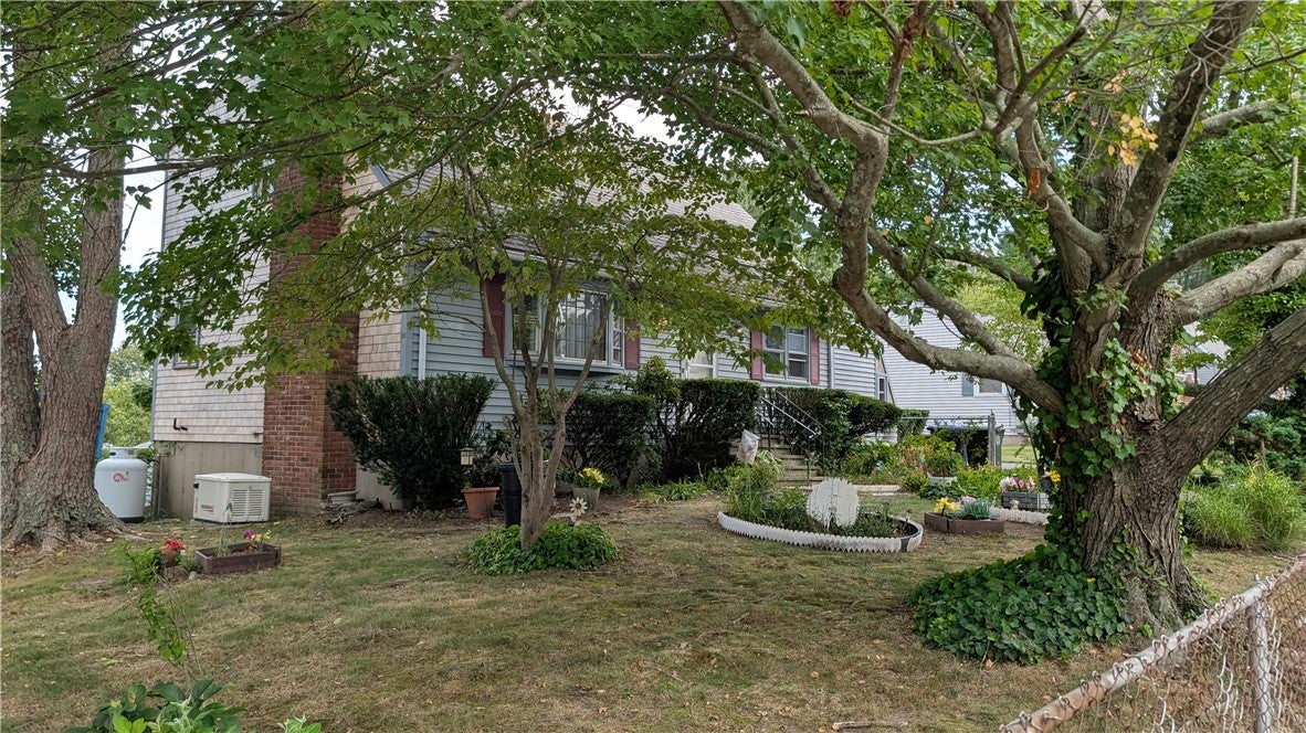 7 Charlotte Drive