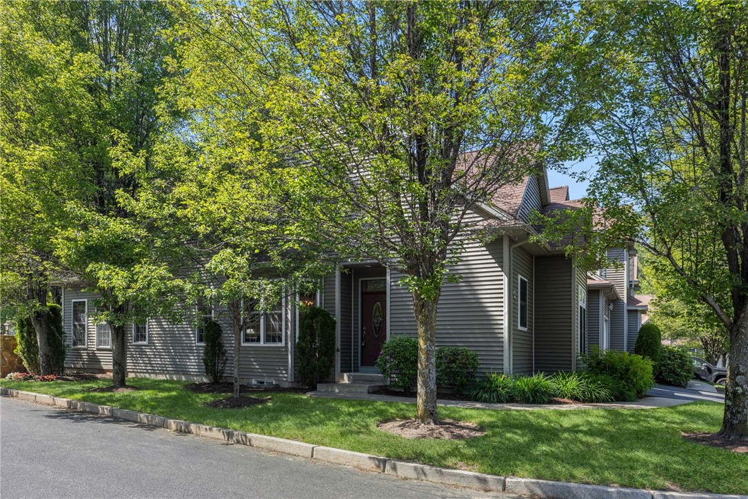 315 Old River Road 6